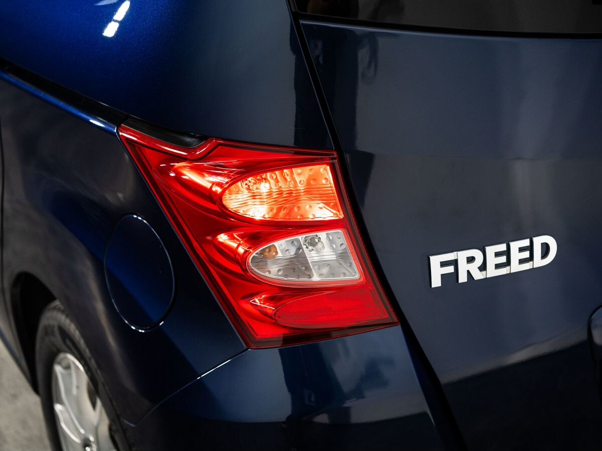 Honda Freed 2009 - фото автомобиля