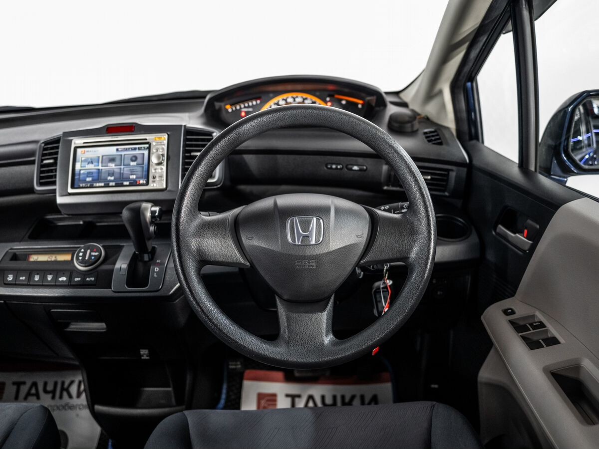 Honda Freed 2009 - фото автомобиля