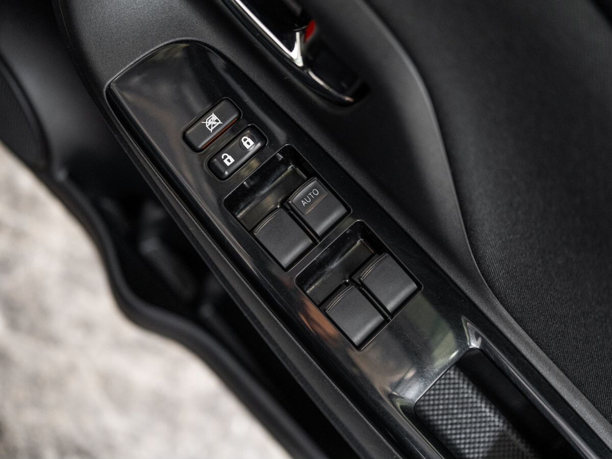 Toyota Vitz 2019 - фото автомобиля