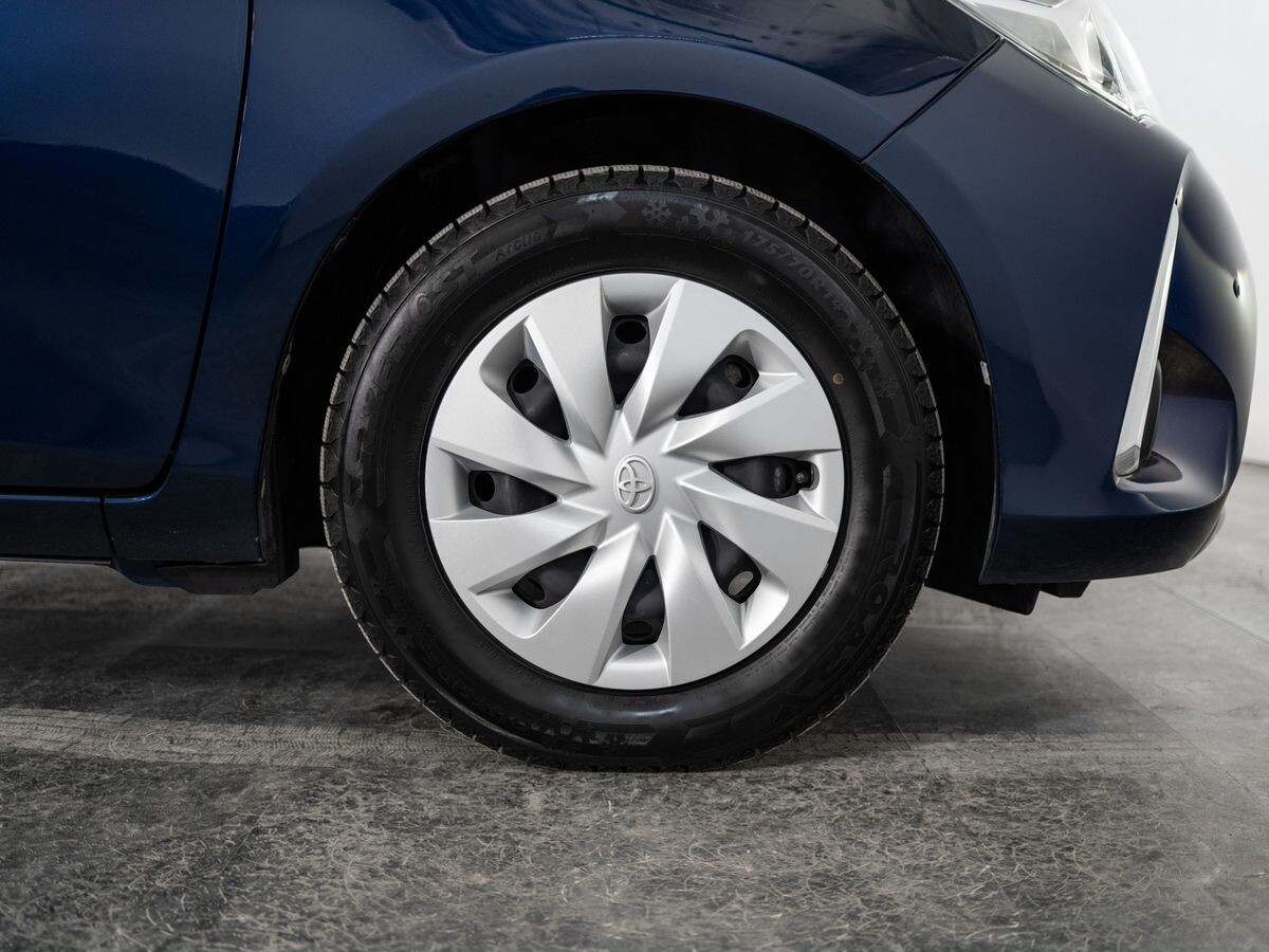 Toyota Vitz 2019 - фото автомобиля