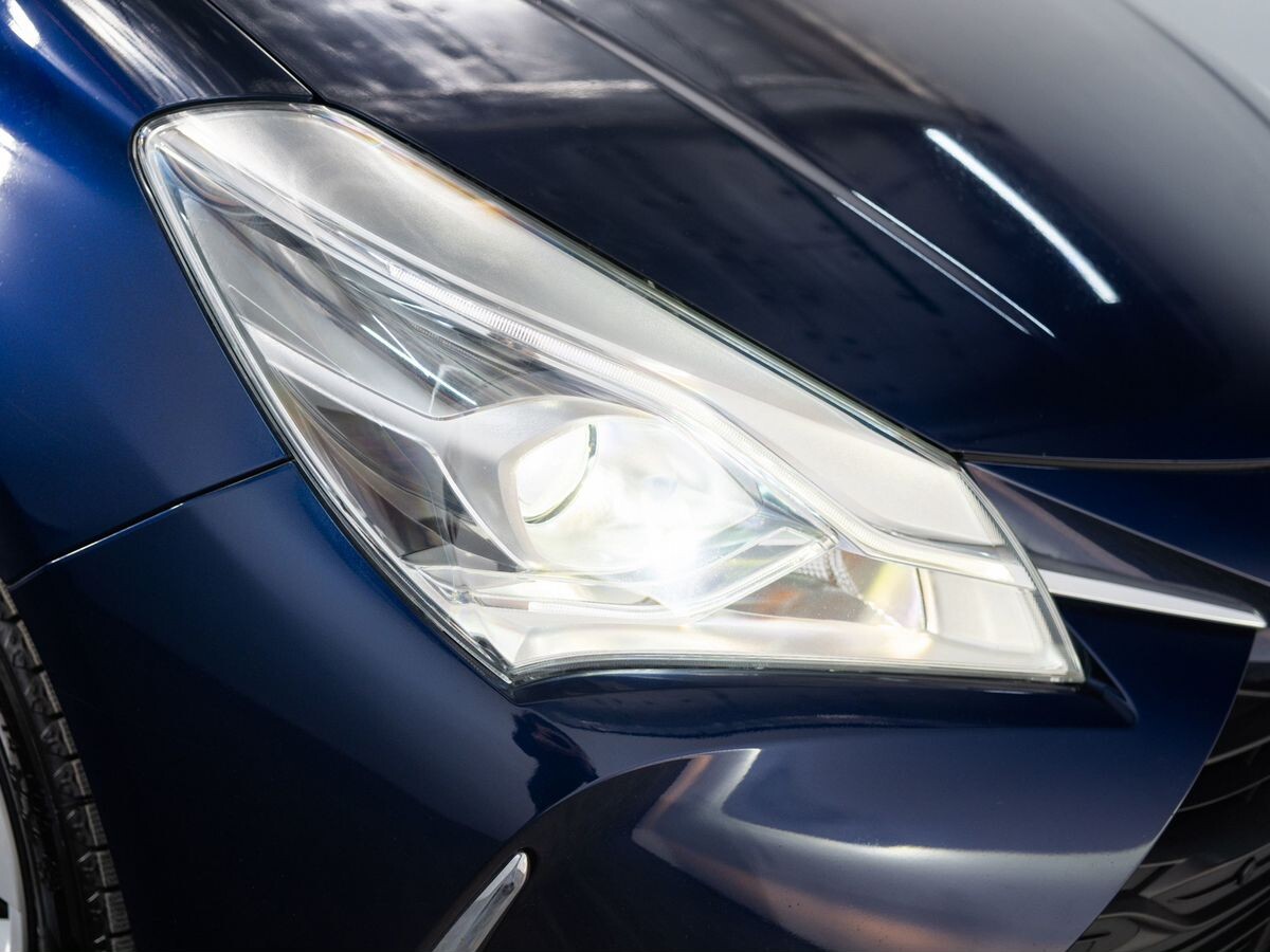 Toyota Vitz 2019 - фото автомобиля