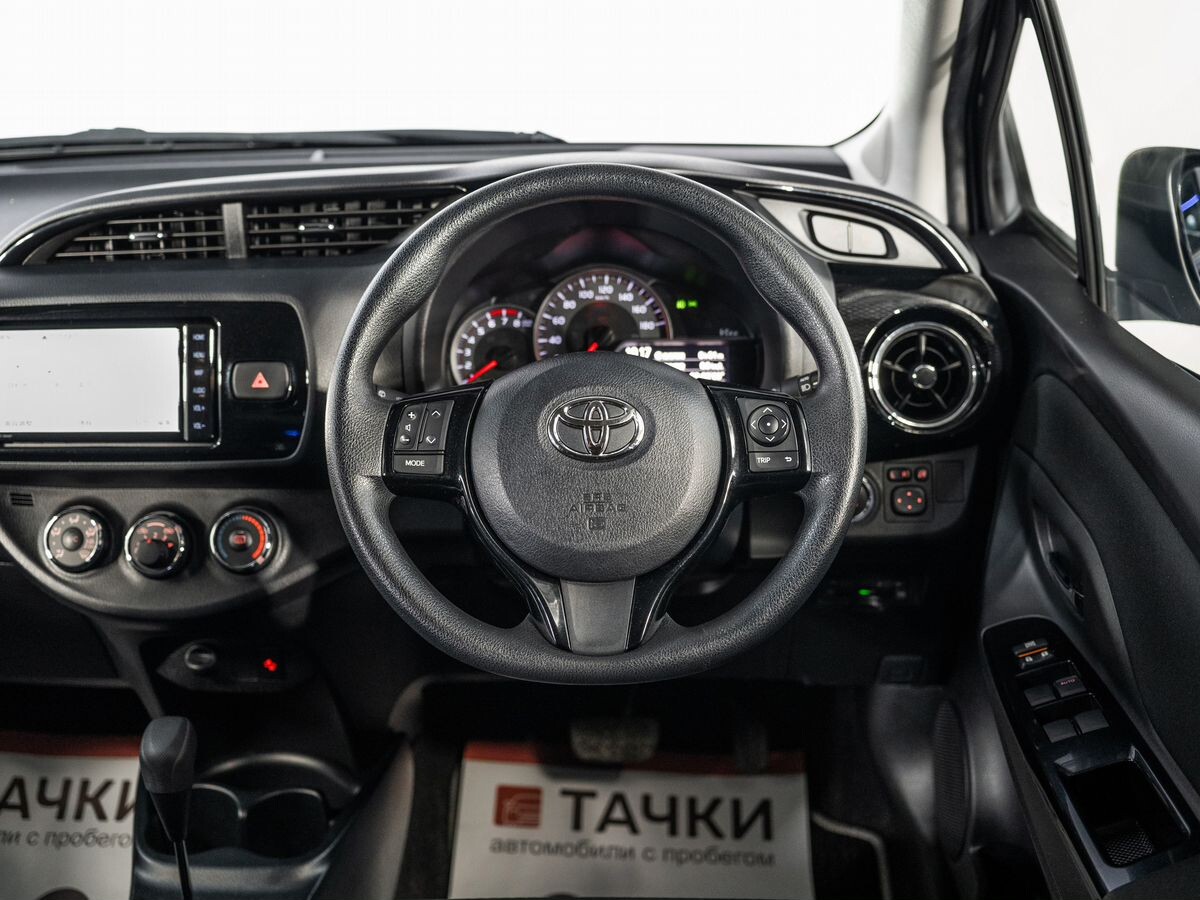 Toyota Vitz 2019 - фото автомобиля