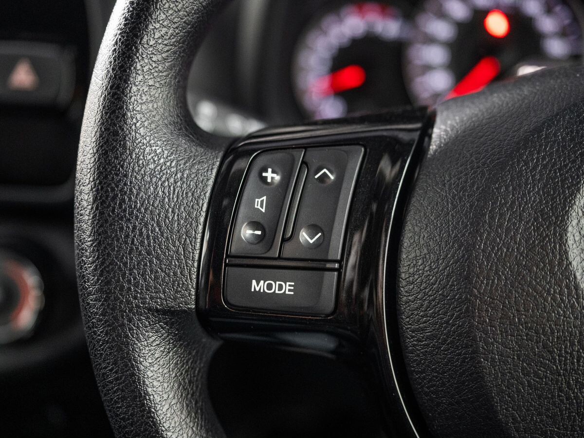 Toyota Vitz 2019 - фото автомобиля