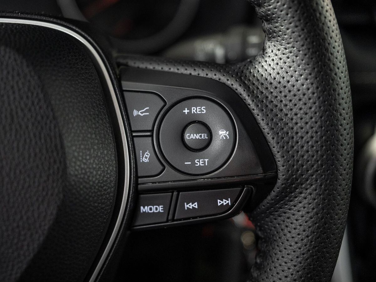 Toyota RAV4 2021 - фото автомобиля