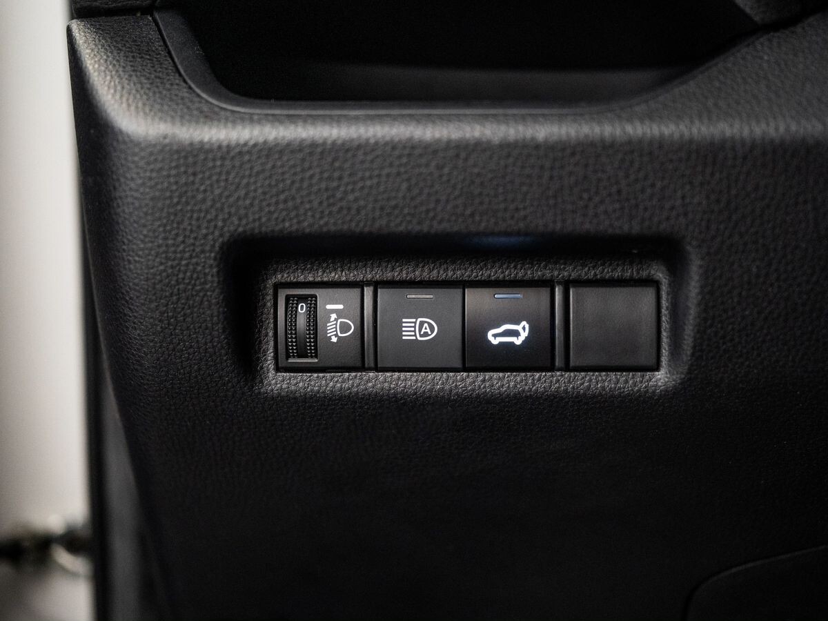 Toyota RAV4 2021 - фото автомобиля