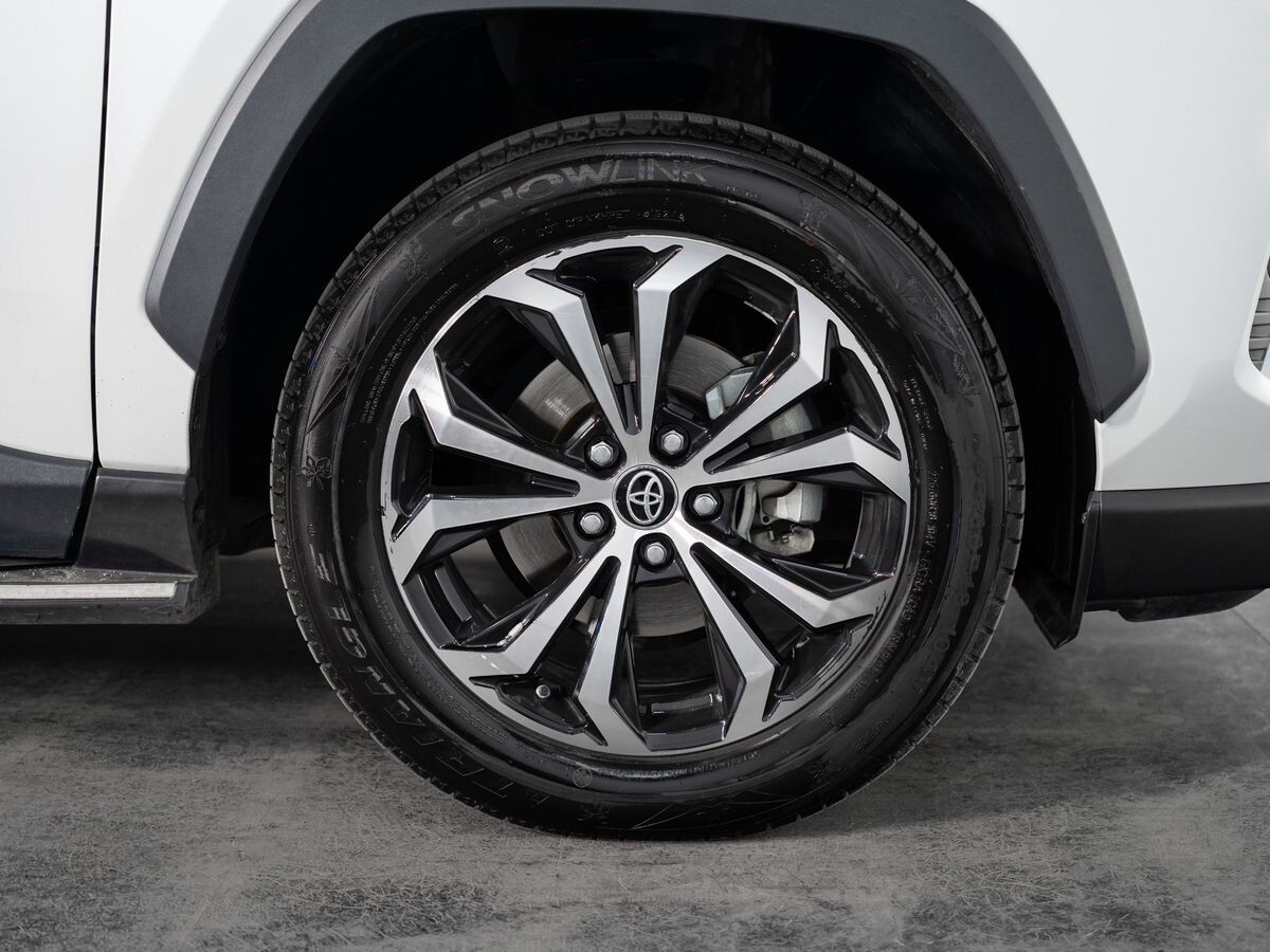 Toyota RAV4 2021 - фото автомобиля