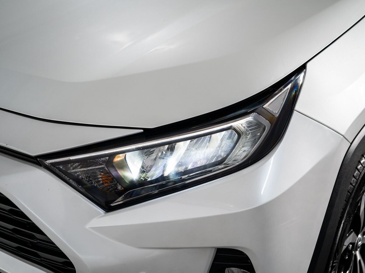 Toyota RAV4 2021 - фото автомобиля
