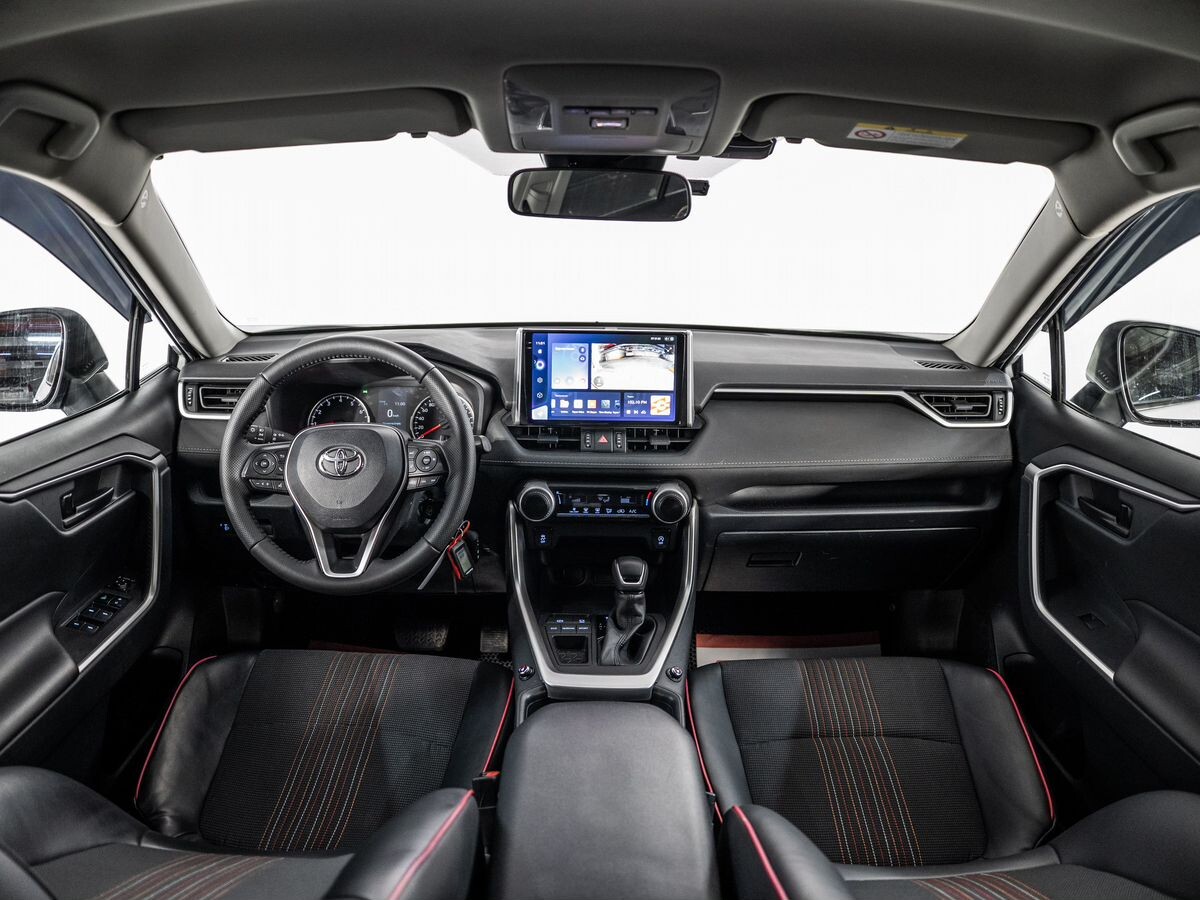 Toyota RAV4 2021 - фото автомобиля