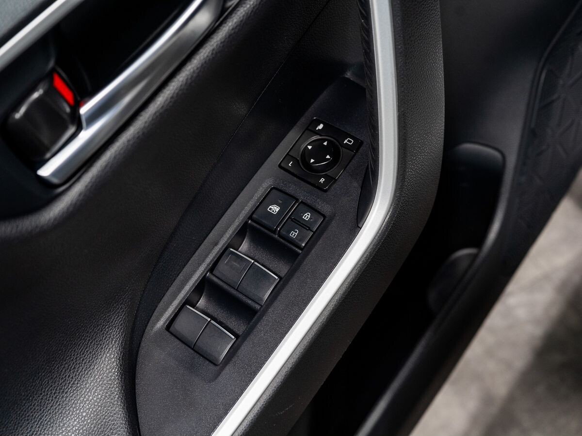 Toyota RAV4 2020 - фото автомобиля