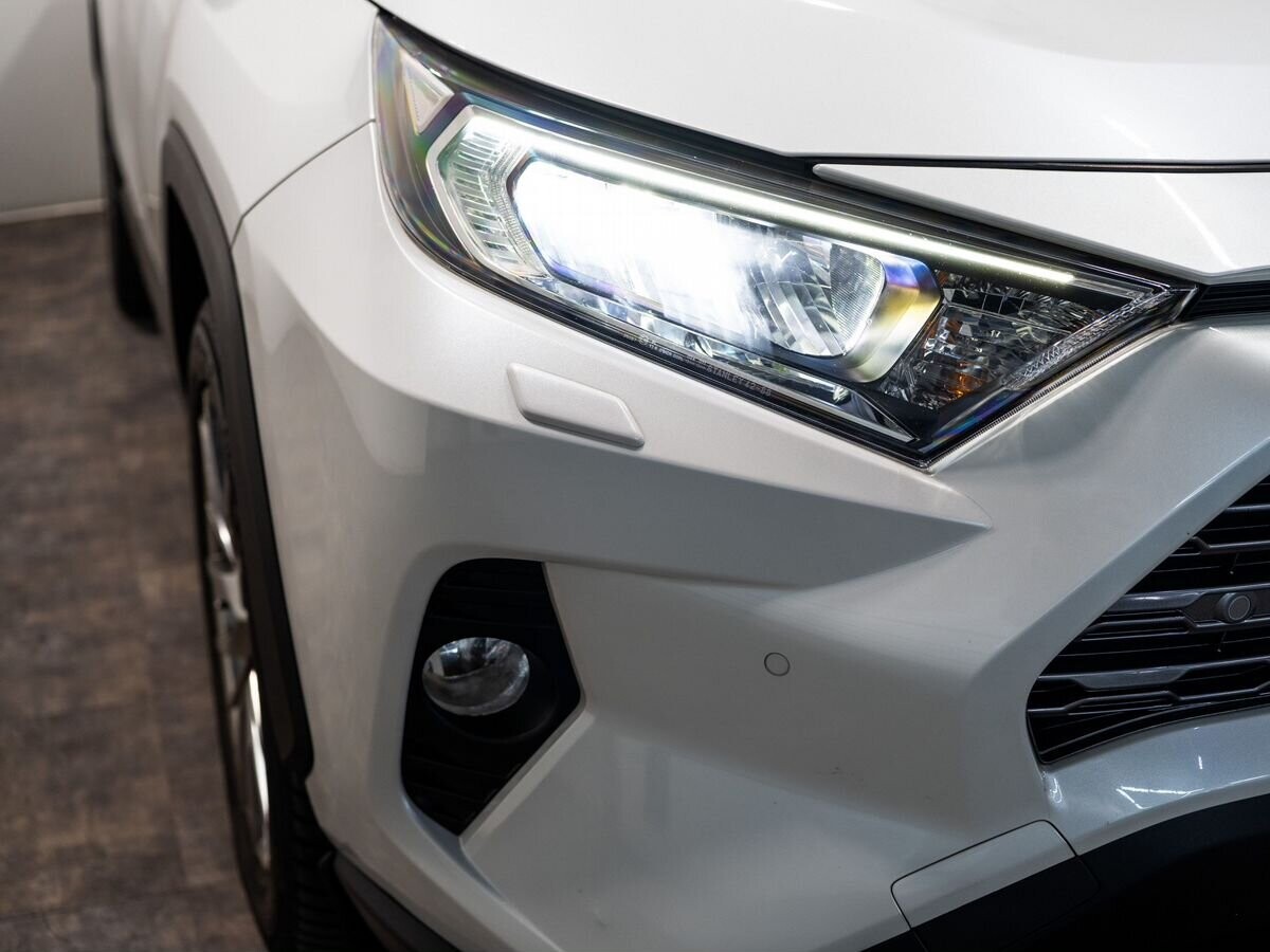 Toyota RAV4 2020 - фото автомобиля