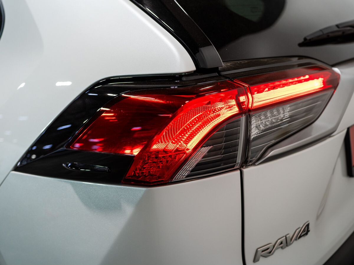 Toyota RAV4 2020 - фото автомобиля