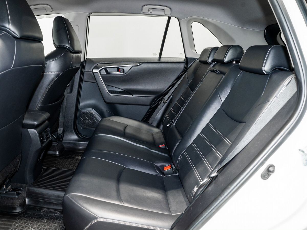 Toyota RAV4 2020 - фото автомобиля