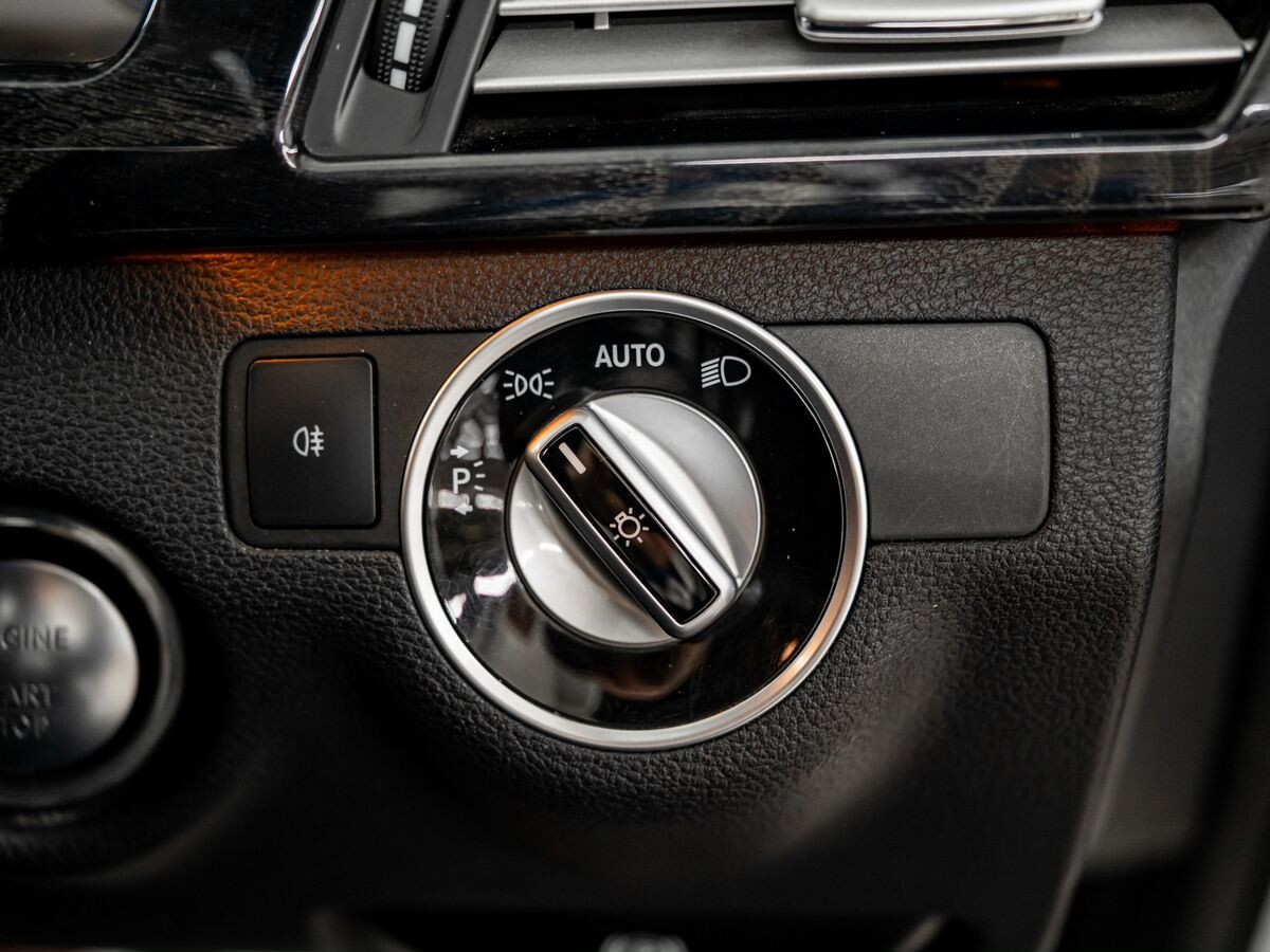 Mercedes-Benz E-Класс 2013 - фото автомобиля