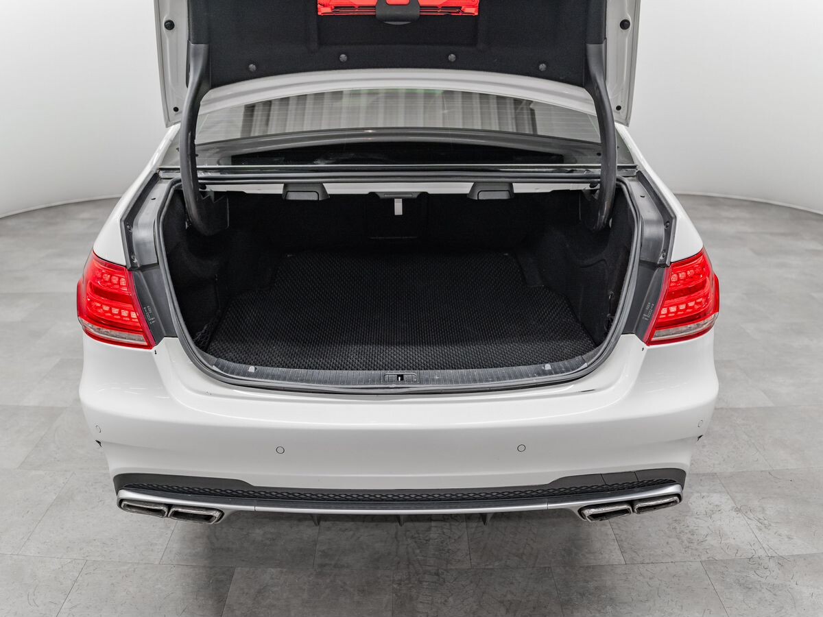 Mercedes-Benz E-Класс 2013 - фото автомобиля