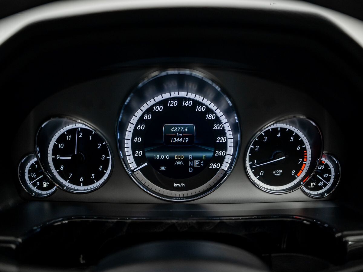 Mercedes-Benz E-Класс 2013 - фото автомобиля