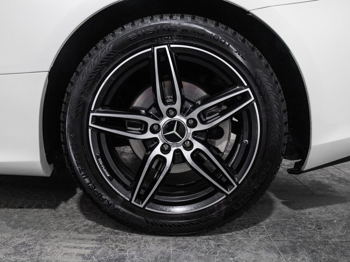 Mercedes-Benz E-Класс 2017 - фото автомобиля