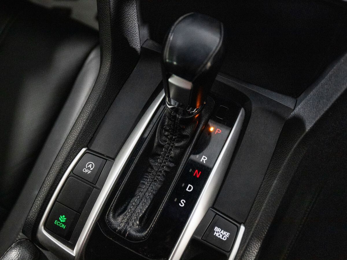 Honda Civic 2018 - фото автомобиля