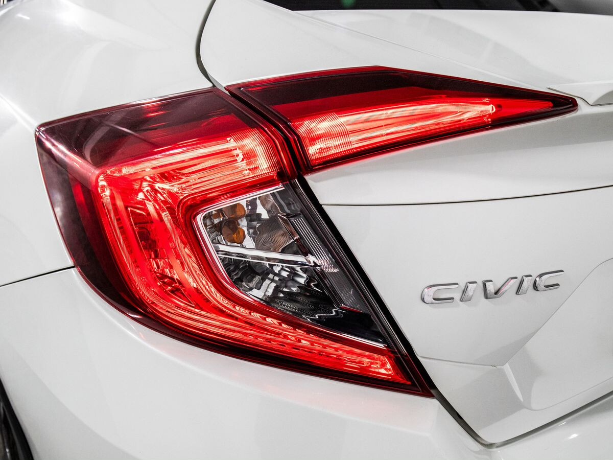 Honda Civic 2018 - фото автомобиля