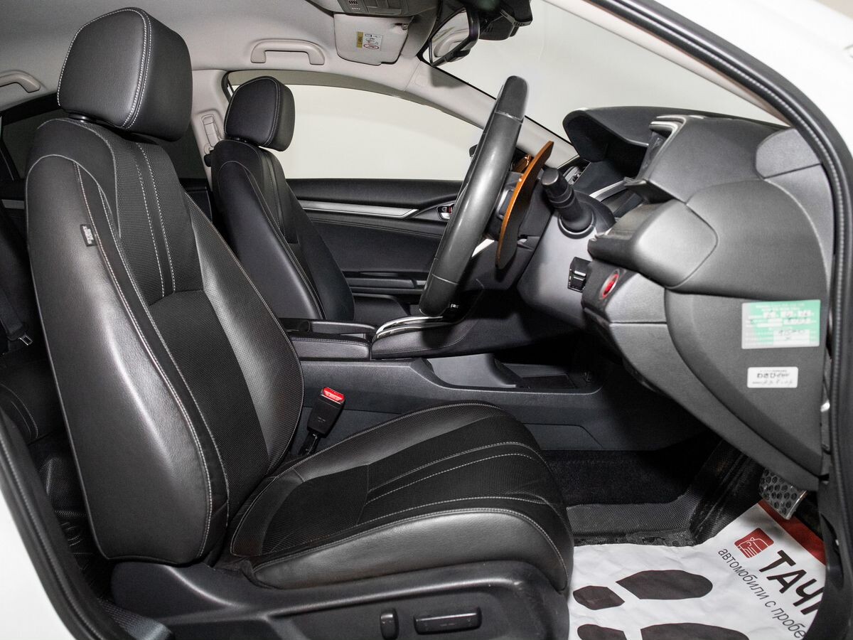 Honda Civic 2018 - фото автомобиля