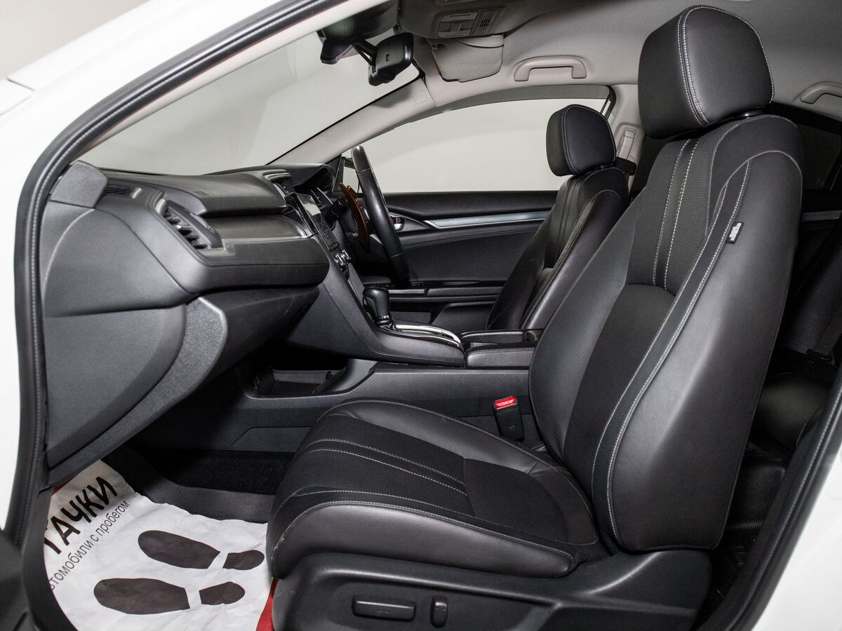 Honda Civic 2018 - фото автомобиля