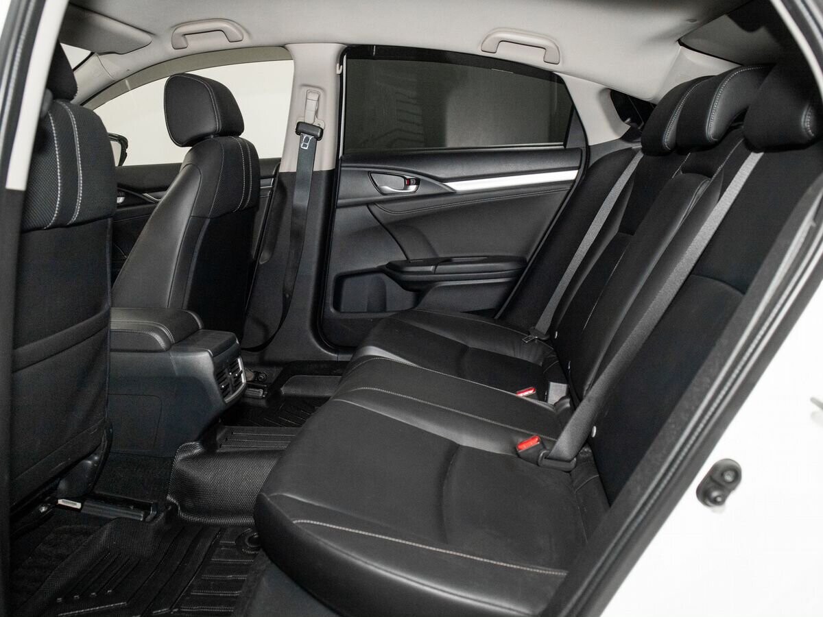 Honda Civic 2018 - фото автомобиля