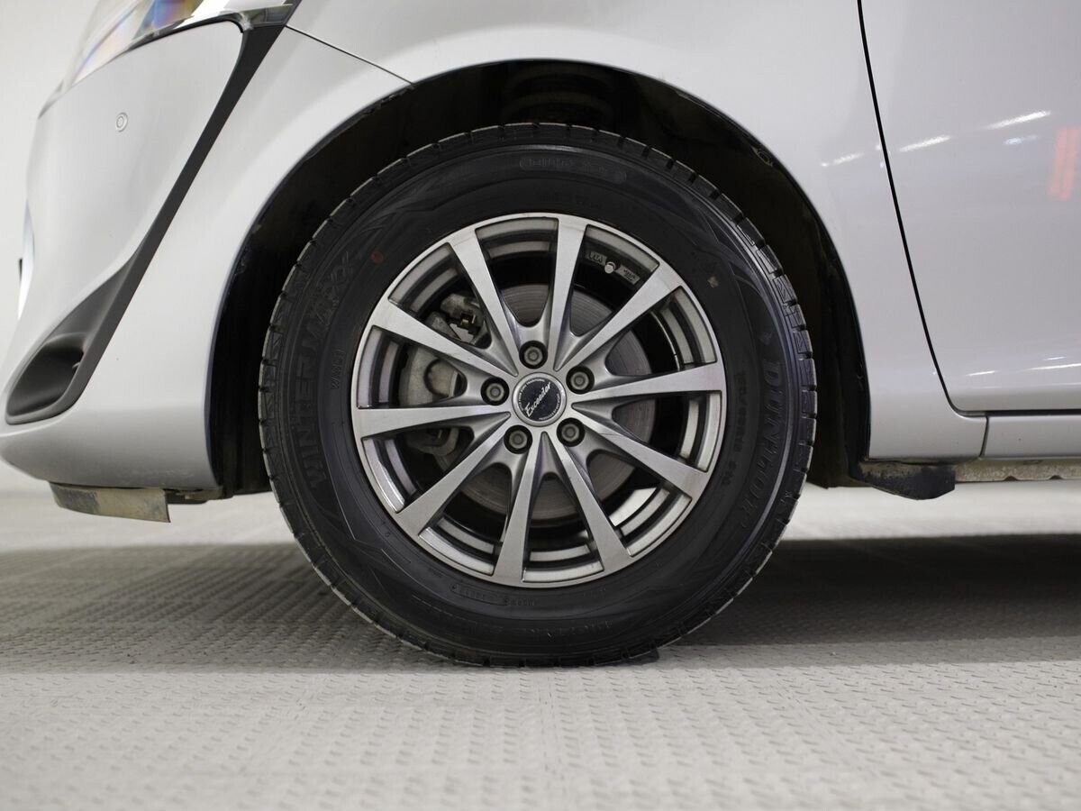 Toyota Sienta 2019 - фото автомобиля