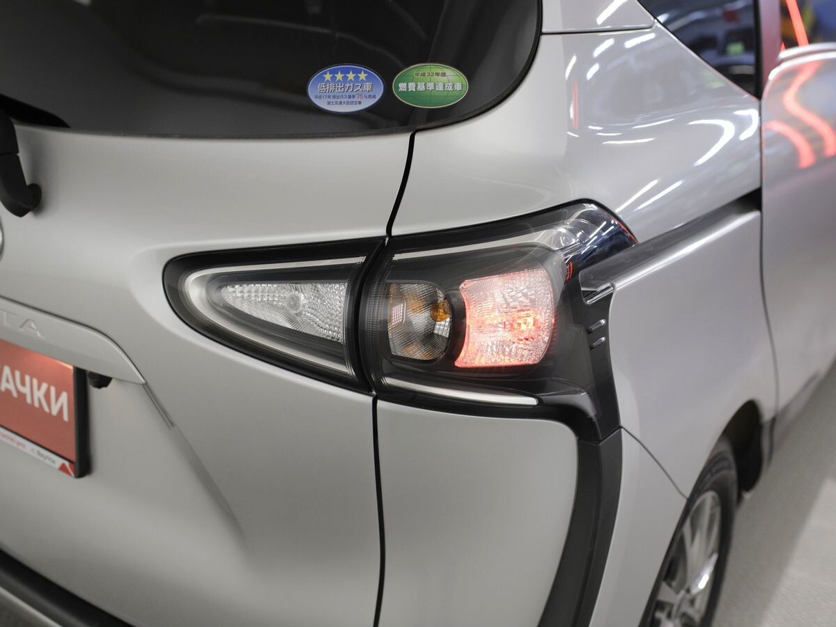 Toyota Sienta 2019 - фото автомобиля