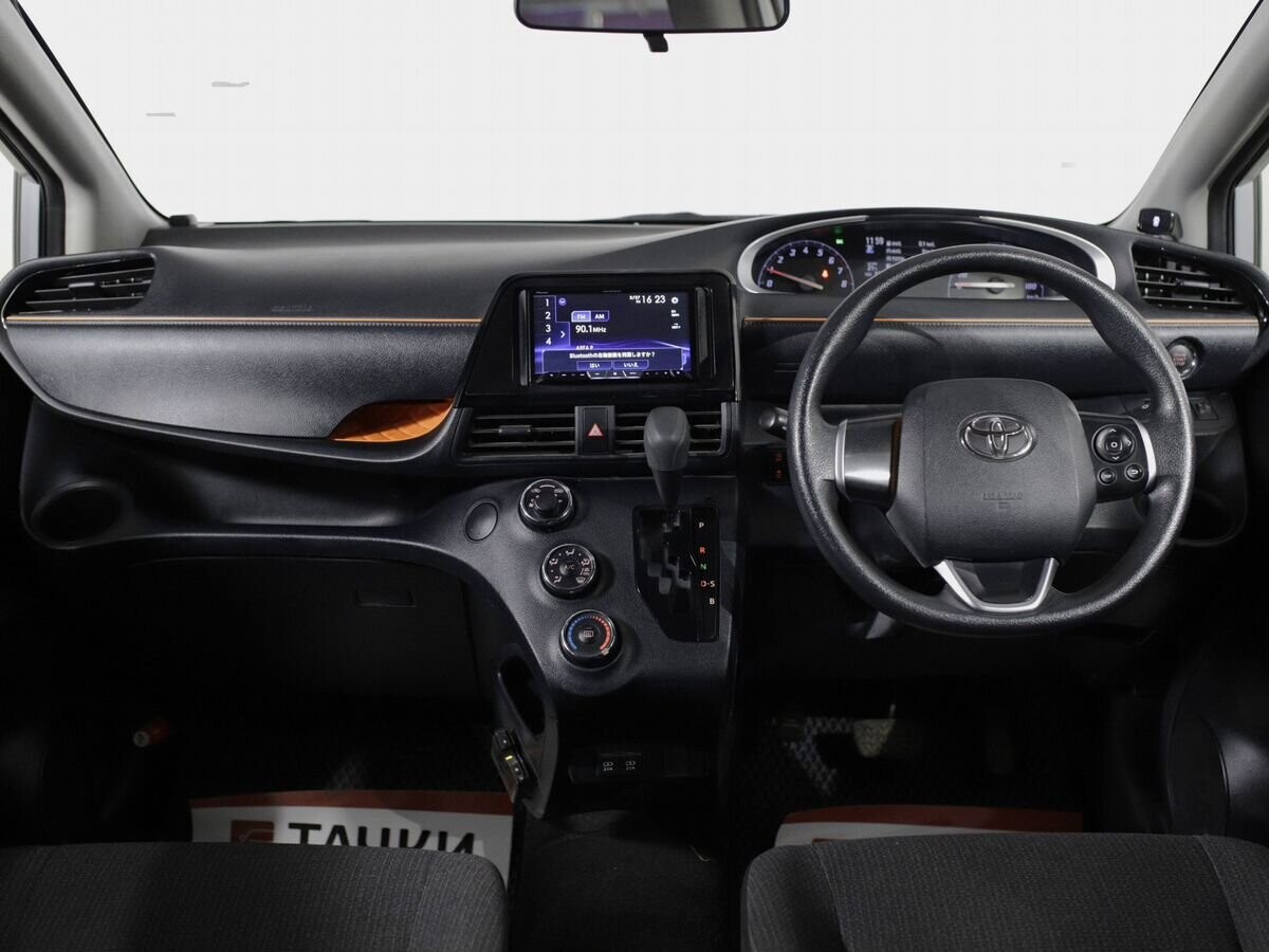 Toyota Sienta 2019 - фото автомобиля