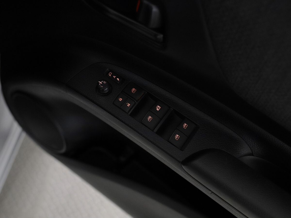 Toyota Sienta 2019 - фото автомобиля