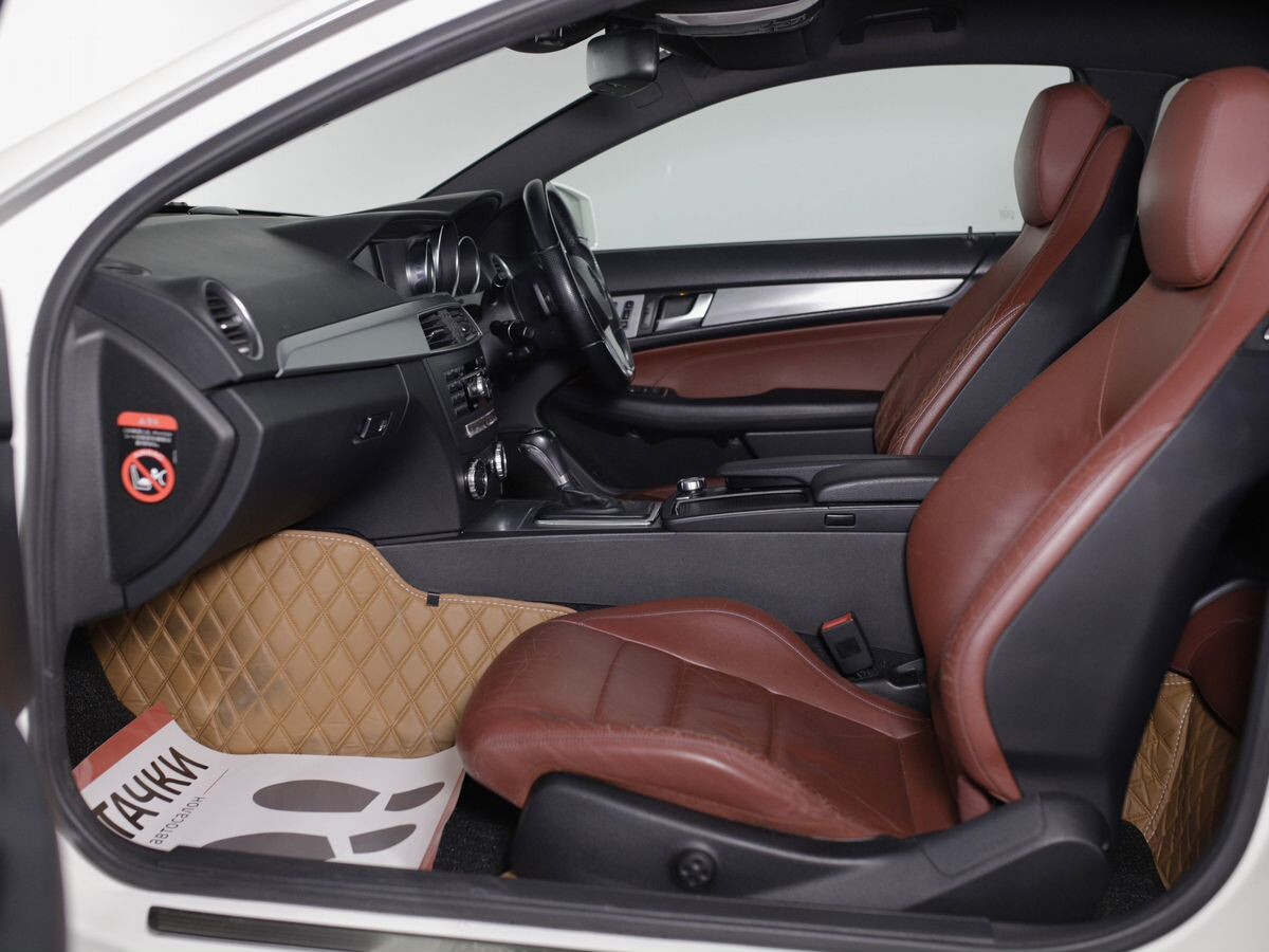 Mercedes-Benz C-Класс 2012 - фото автомобиля