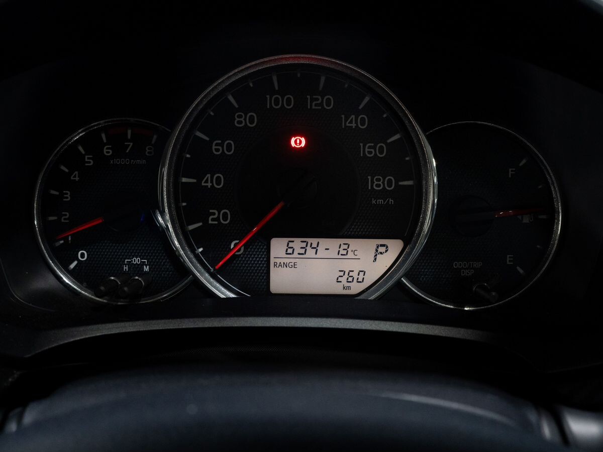 Toyota Corolla 2013 - фото автомобиля