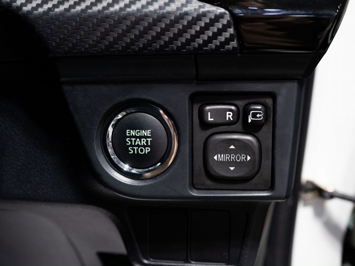 Toyota Corolla 2013 - фото автомобиля