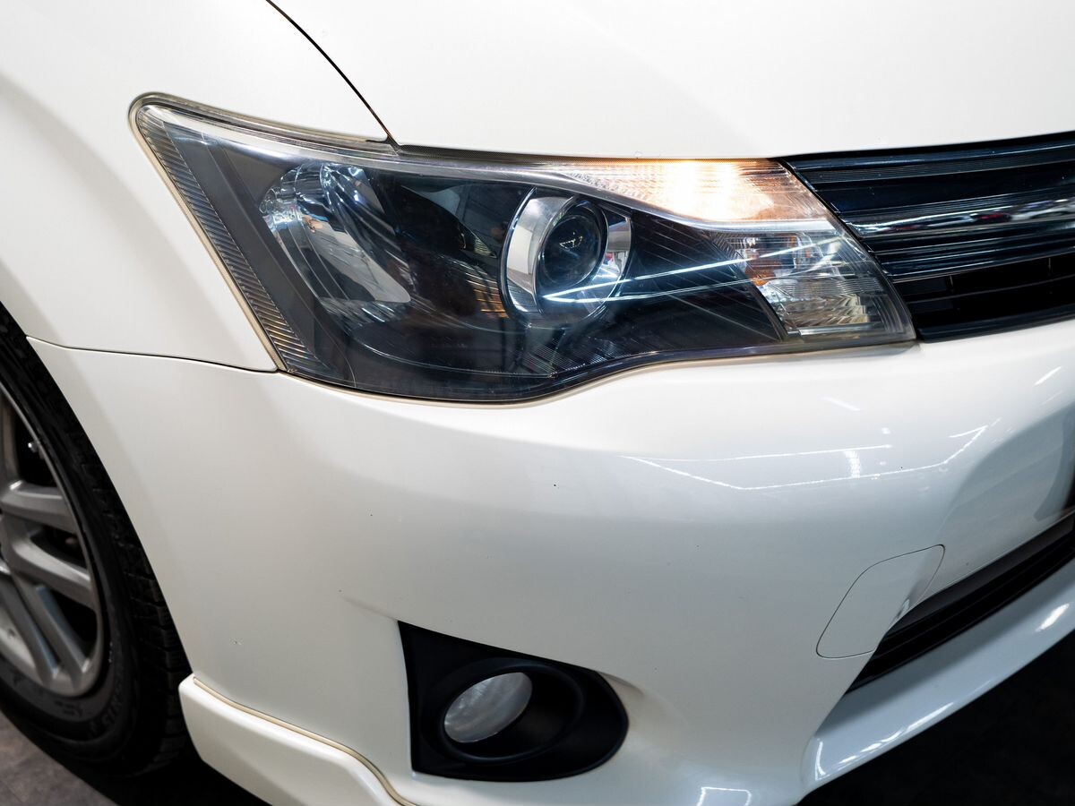 Toyota Corolla 2013 - фото автомобиля