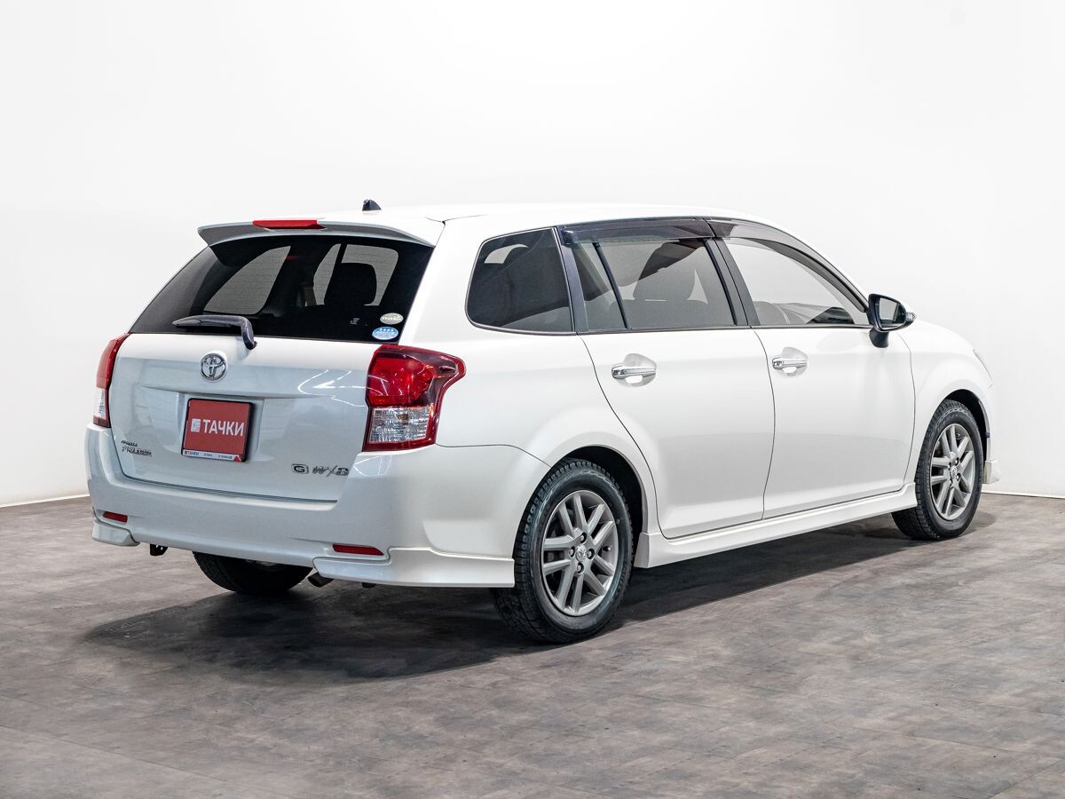 Toyota Corolla 2013 - фото автомобиля