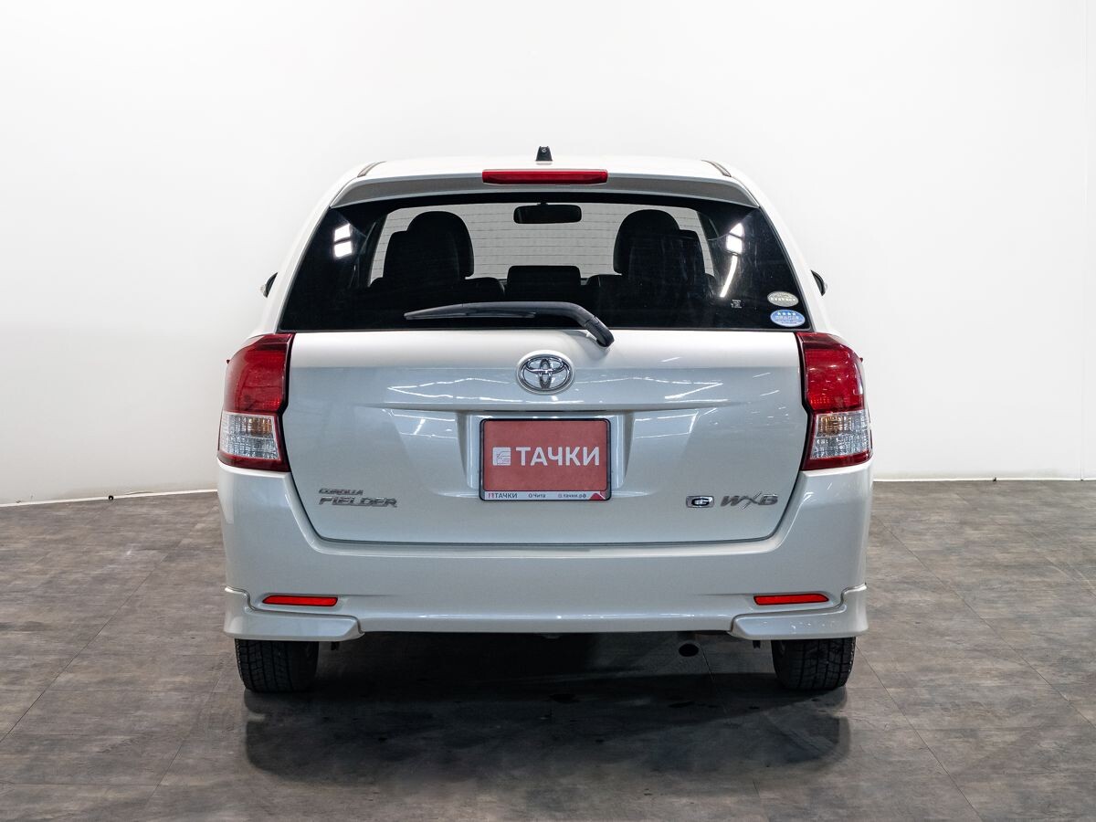 Toyota Corolla 2013 - фото автомобиля