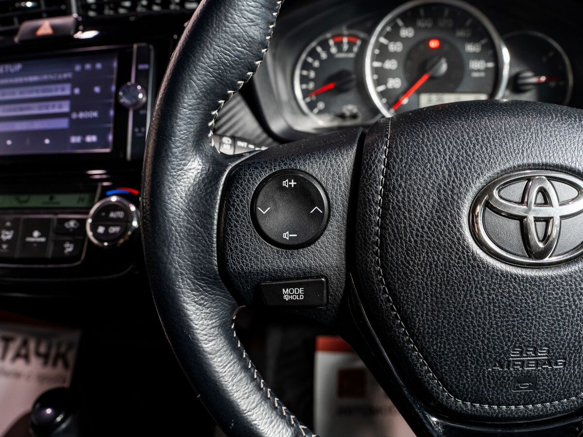 Toyota Corolla 2013 - фото автомобиля