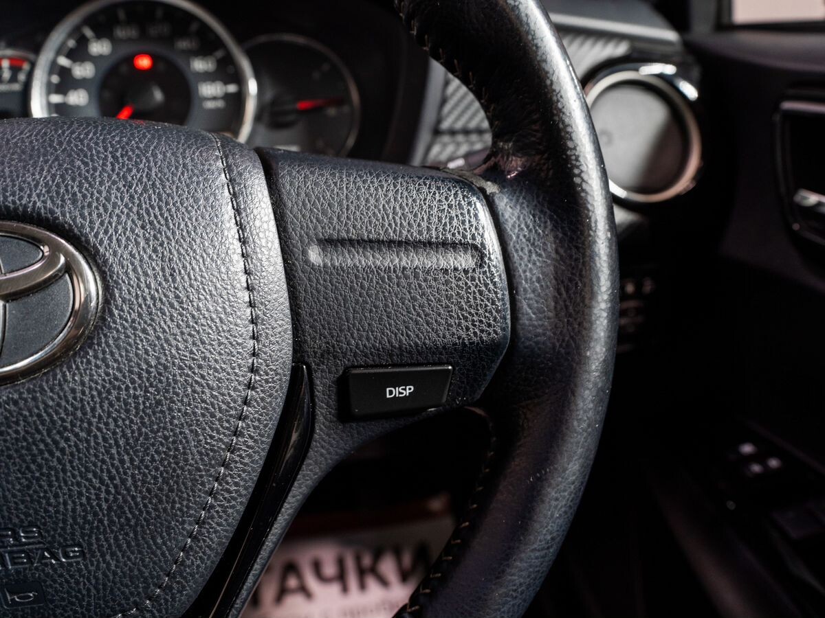 Toyota Corolla 2013 - фото автомобиля