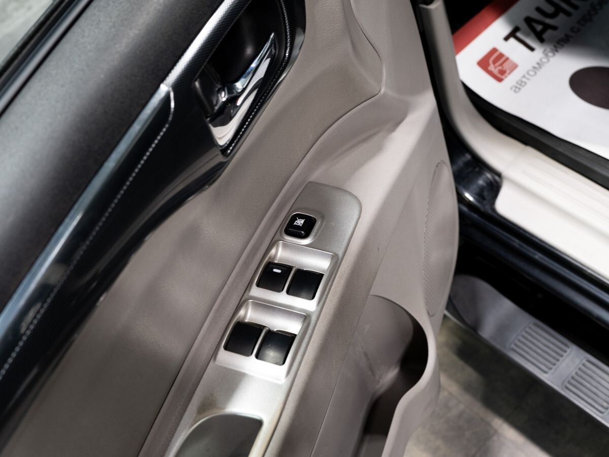 Mitsubishi Pajero Sport 2014 - фото автомобиля