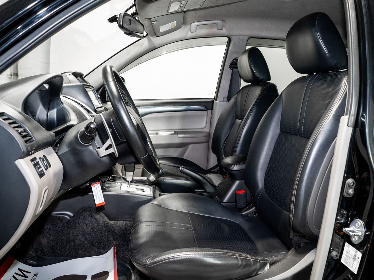 Mitsubishi Pajero Sport 2014 - фото автомобиля