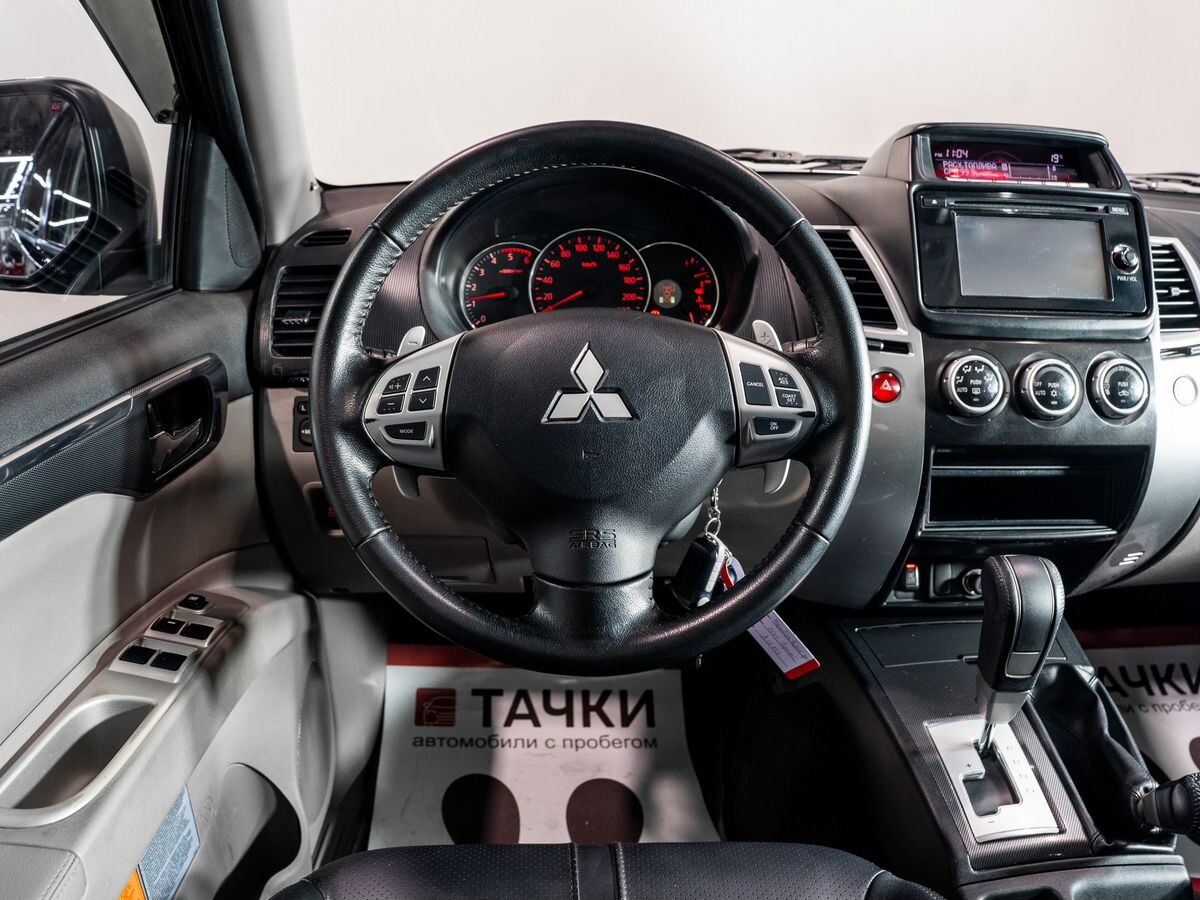 Mitsubishi Pajero Sport 2014 - фото автомобиля