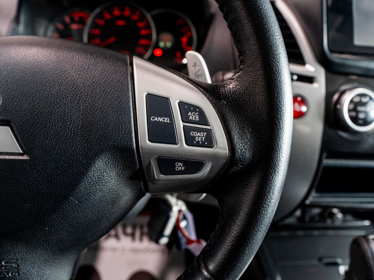 Mitsubishi Pajero Sport 2014 - фото автомобиля