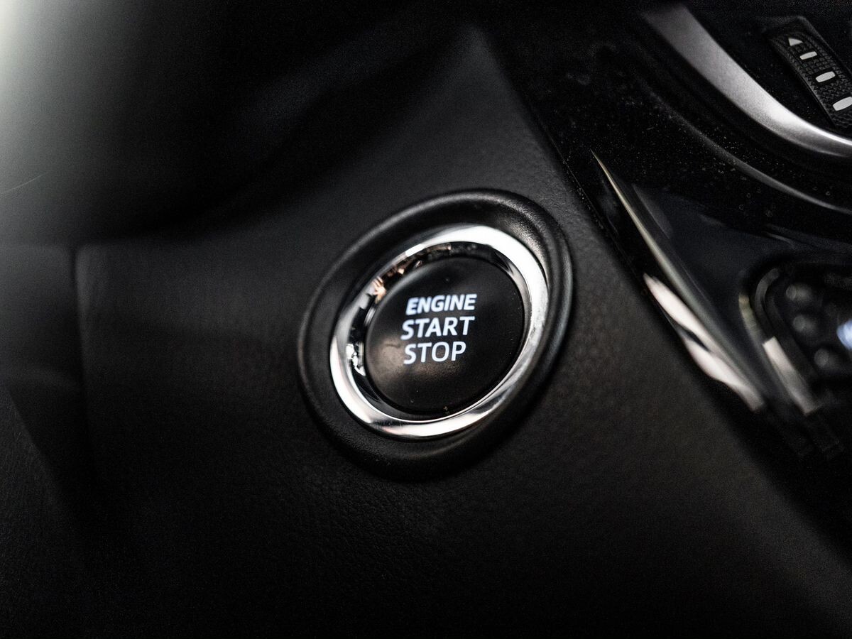 Toyota C-HR 2020 - фото автомобиля