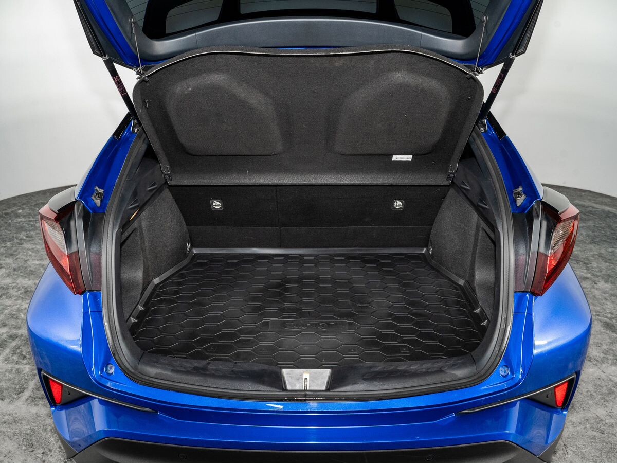 Toyota C-HR 2020 - фото автомобиля