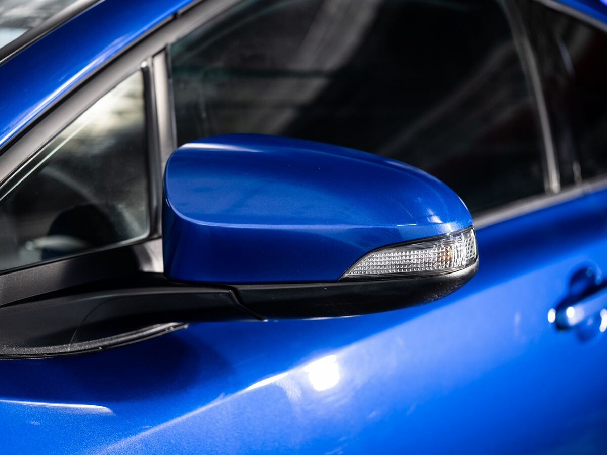 Toyota C-HR 2020 - фото автомобиля