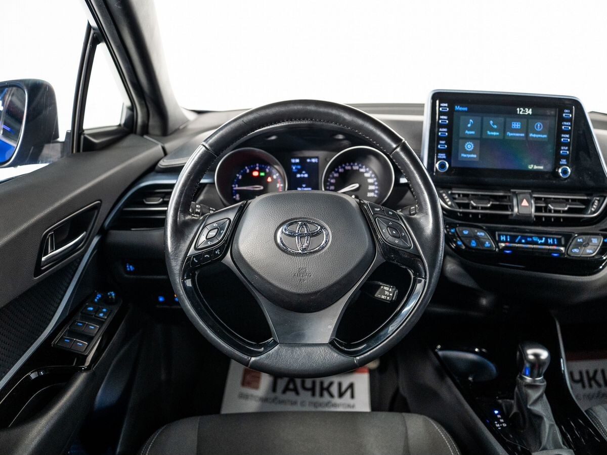 Toyota C-HR 2020 - фото автомобиля