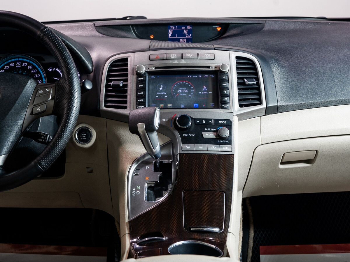 Toyota Venza 2010 - фото автомобиля