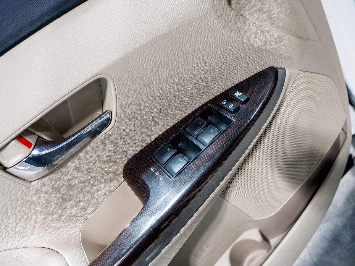 Toyota Venza 2010 - фото автомобиля