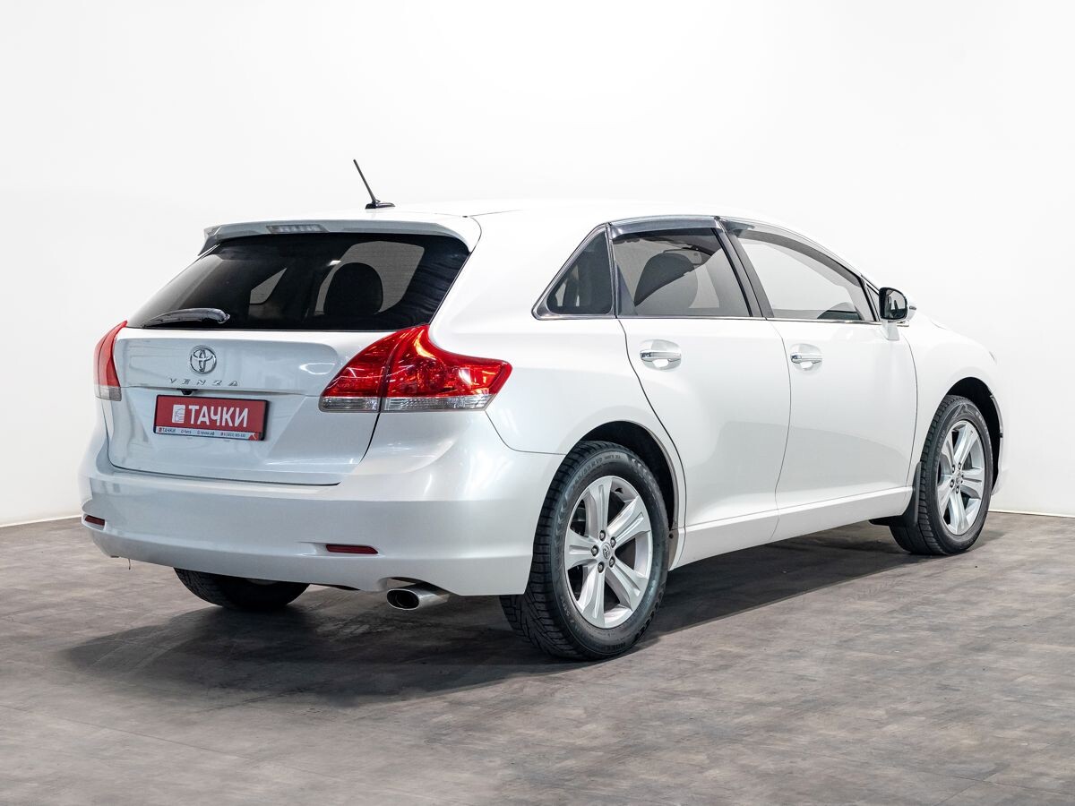 Toyota Venza 2010 - фото автомобиля