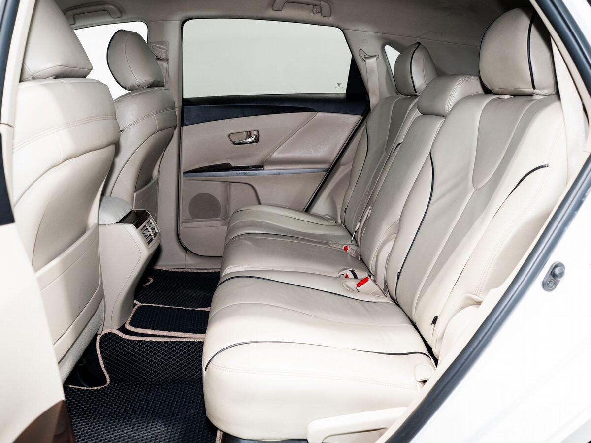 Toyota Venza 2010 - фото автомобиля