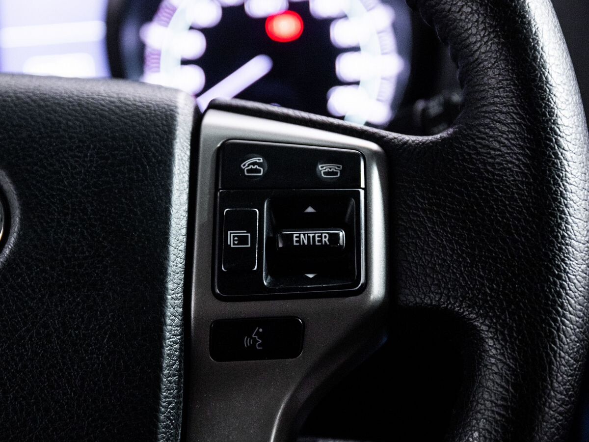 Toyota Land Cruiser Prado 2010 - фото автомобиля